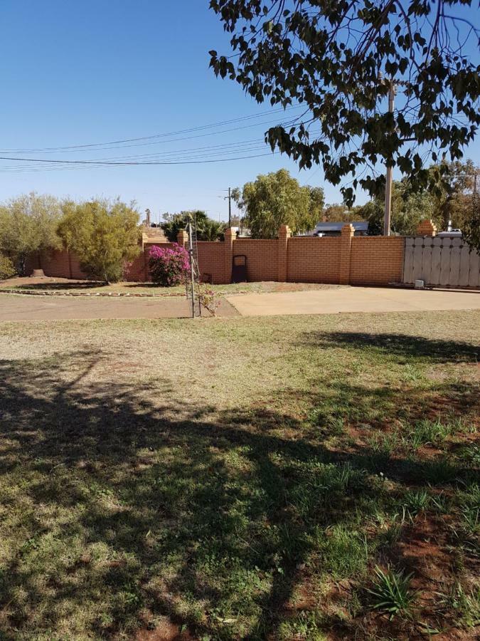 Meekatharra Outback Beach House Exterior photo